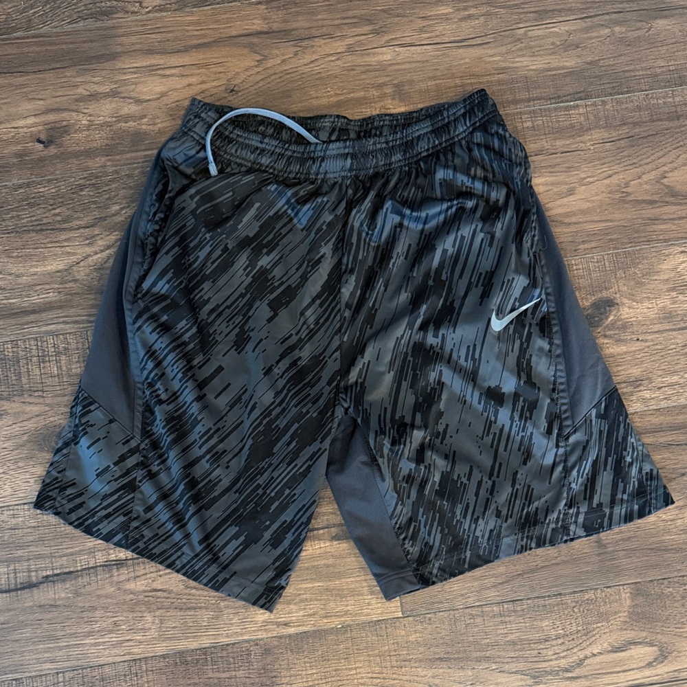Nike Men's Dri-Fit Patterned Athletic Shorts Dark Gray and Black